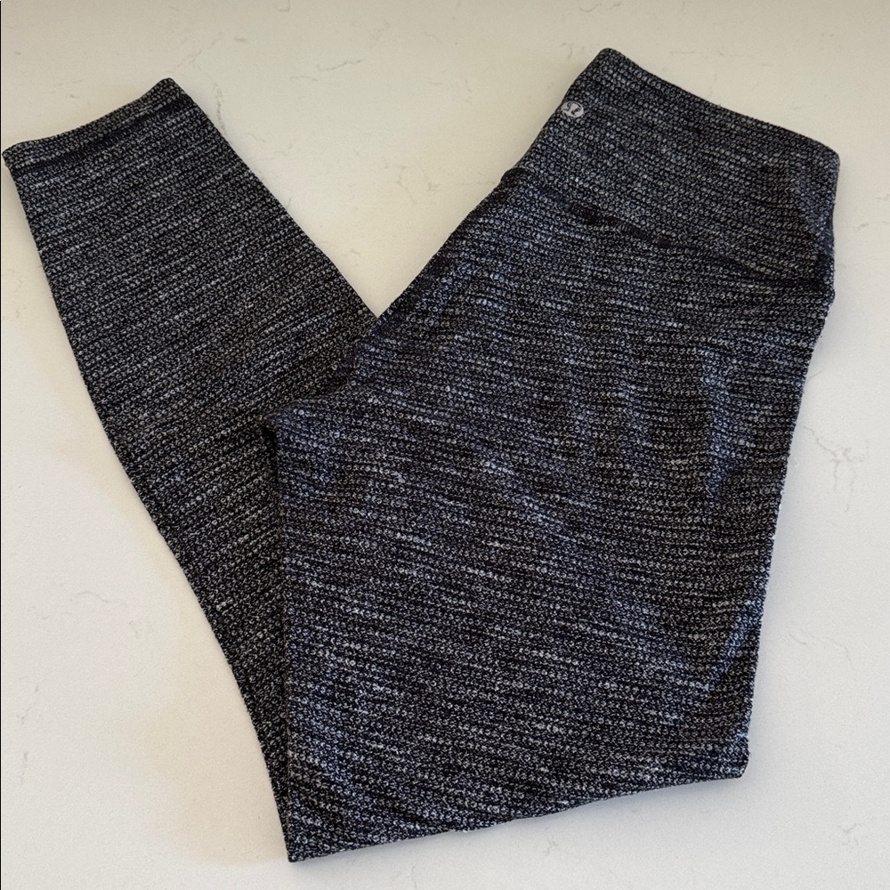 Lululemon Athletica Black and Gray Textured Leggings Size: 8